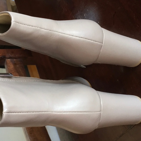 NIB Ulani Heeled Booties - Picture 5 of 7